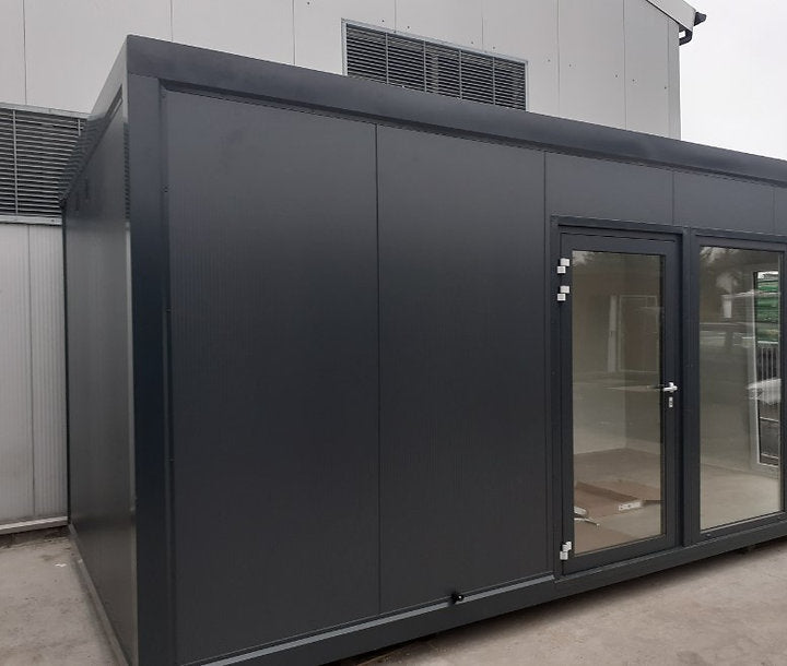 18m² kantoorruimte met badkamer en kitchenette