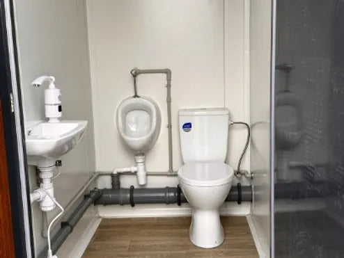 Sanitair container paviljoen type met drievoudige cabine (Ref: S2103)