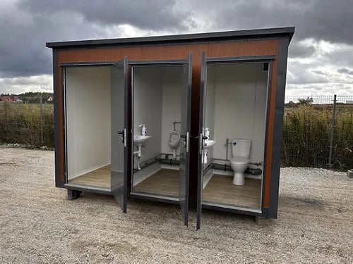 Sanitair container paviljoen type met drievoudige cabine (Ref: S2103)